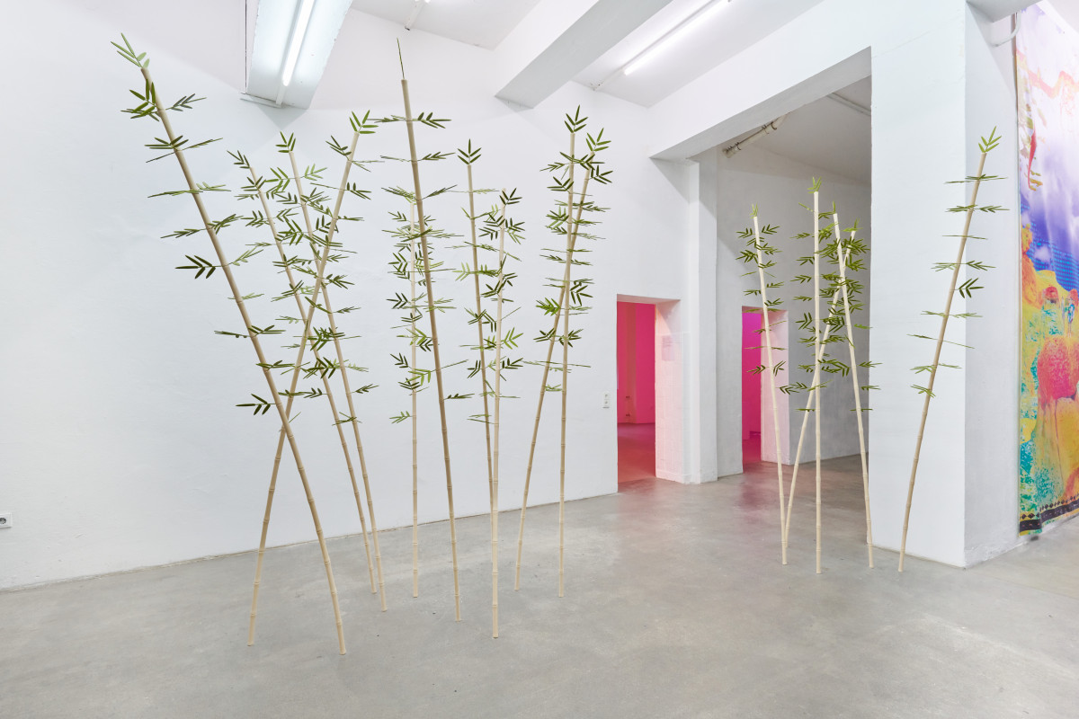 Simple Pleasures (Bamboo), 2024 Bambus-Filament, Größe variabel, Guilty Pleasure, Mineral Treasure, Künstler:innenhaus Dortmund.
